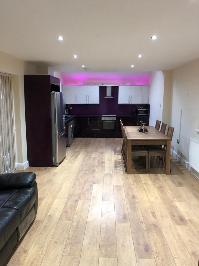 Big Room Rusholme With Tv And Private Bathroom-Parking&Wifi Manchester Luaran gambar