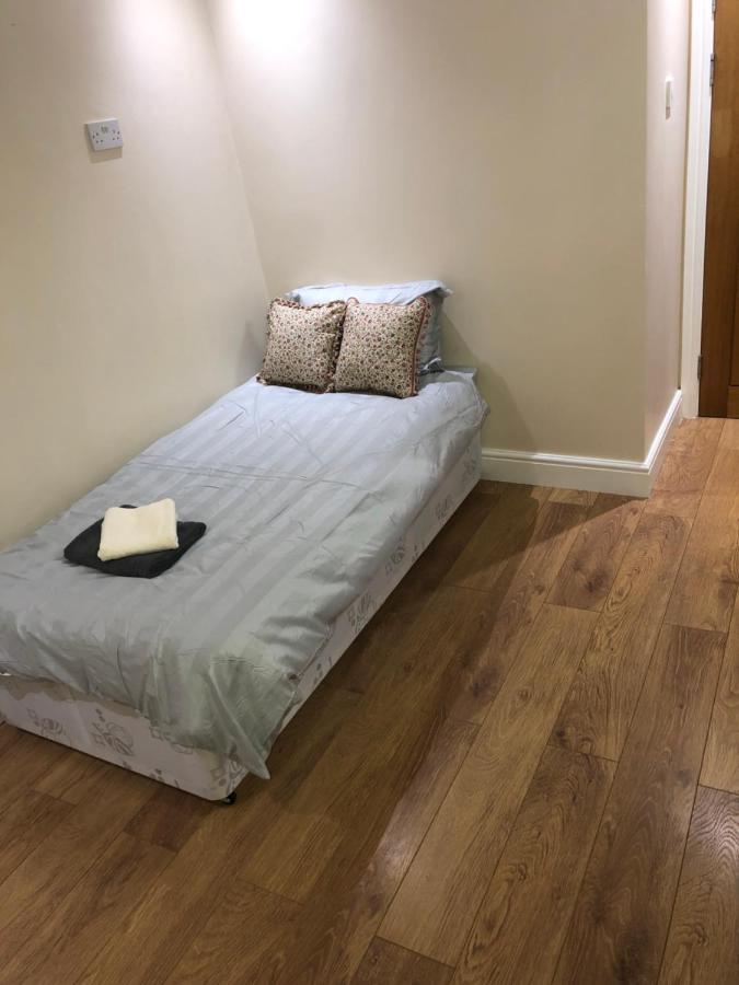 Big Room Rusholme With Tv And Private Bathroom-Parking&Wifi Manchester Luaran gambar