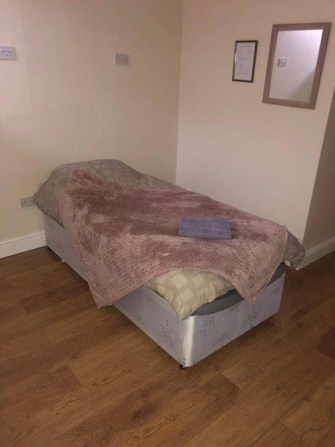 Big Room Rusholme With Tv And Private Bathroom-Parking&Wifi Manchester Luaran gambar