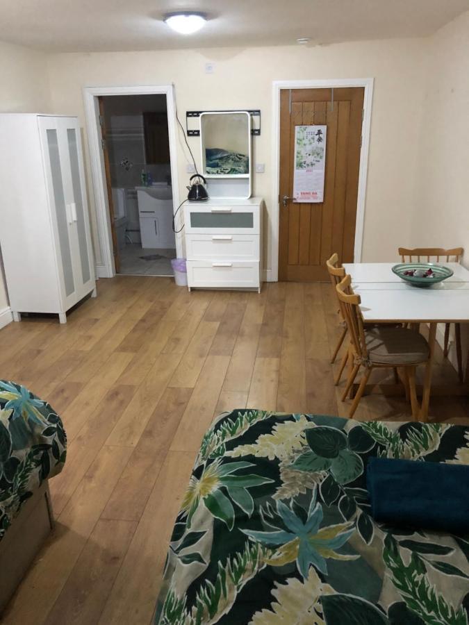 Big Room Rusholme With Tv And Private Bathroom-Parking&Wifi Manchester Luaran gambar
