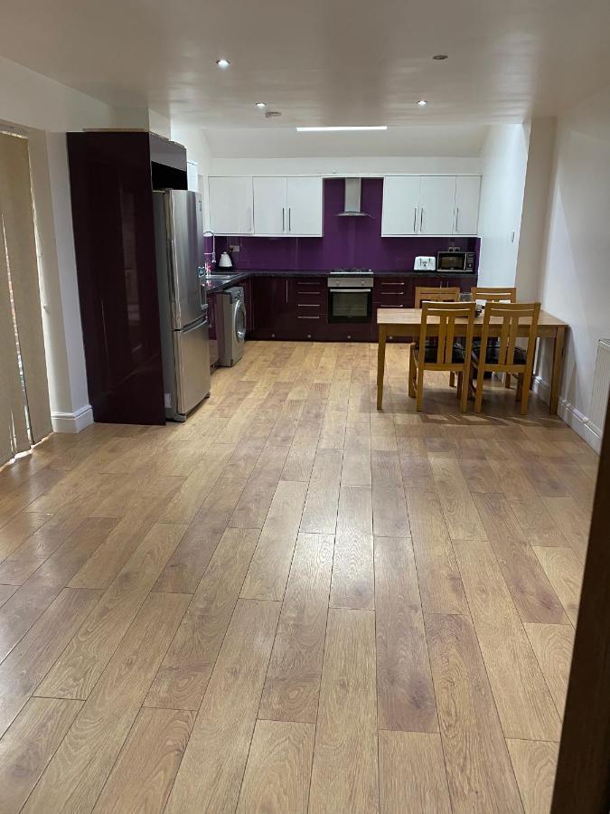 Big Room Rusholme With Tv And Private Bathroom-Parking&Wifi Manchester Luaran gambar